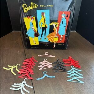 Vntg 1961 Mattel Black Ponytail Barbie Doll Case Colorful w/ 31 Assorted Hangers